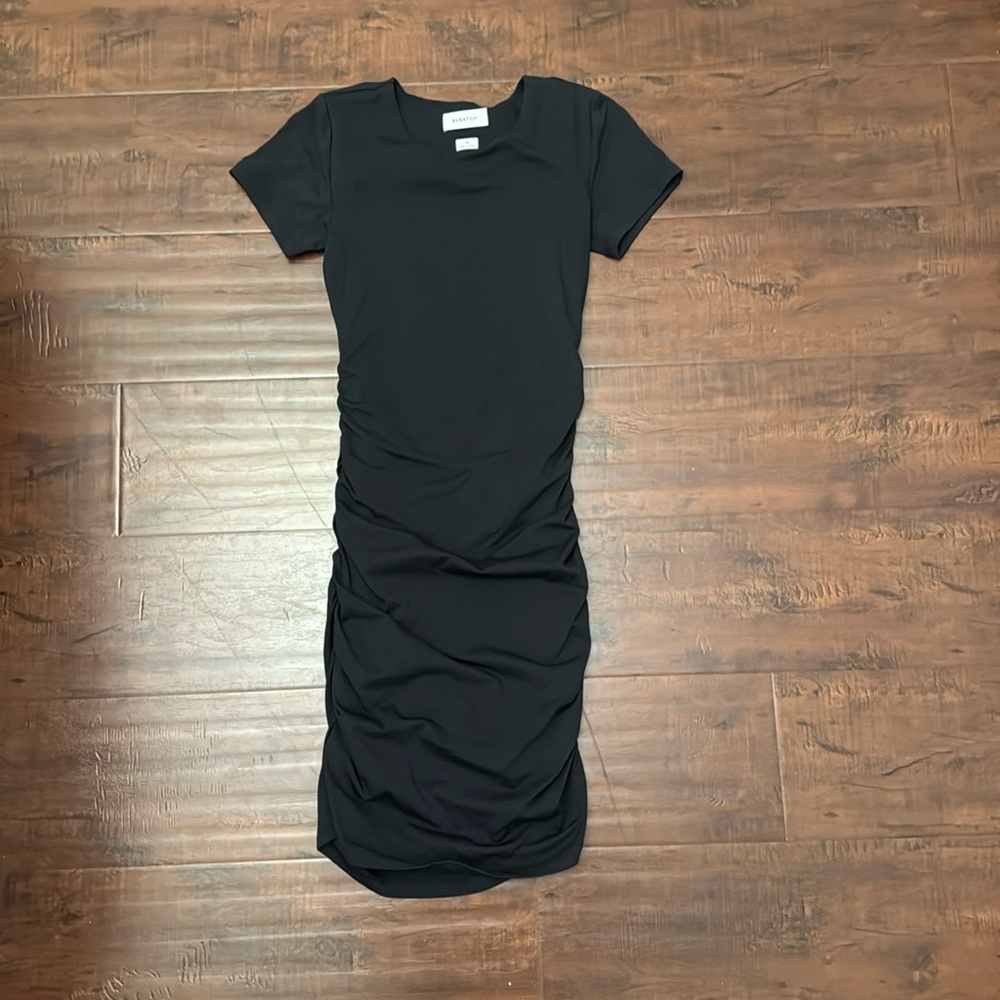 Aritzia Babaton Dress in a women’s XS Contour Ruched